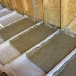 Laying thermal insulation